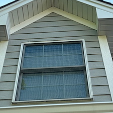 Colonial-House-Washing-and-Concrete-Cleaning-in-Carpentersville-Illinois 1